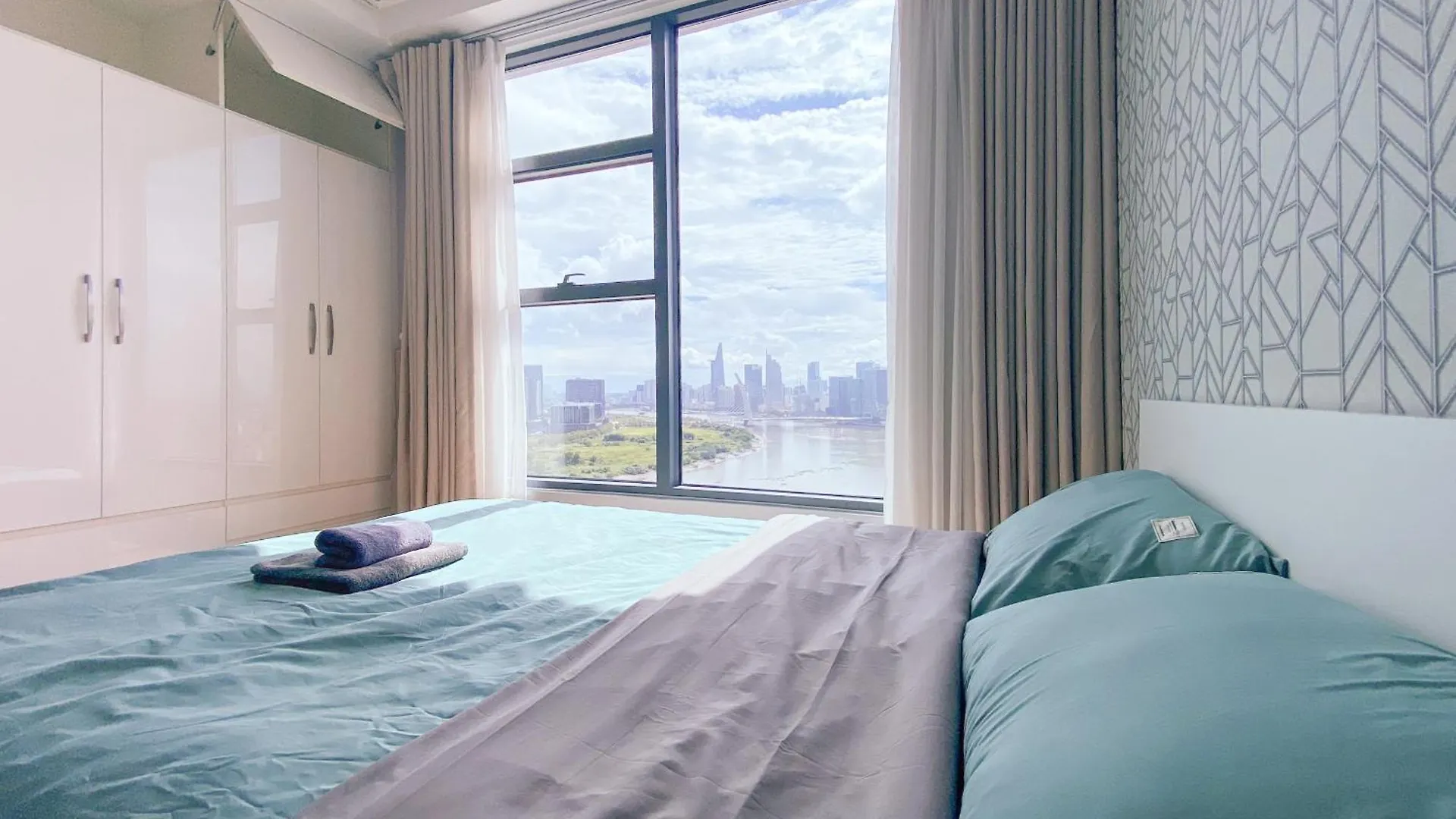 Zeus Living - Cozy 3 Bedroom In Sunwah Pearl Ho Chi Minh City Apartment