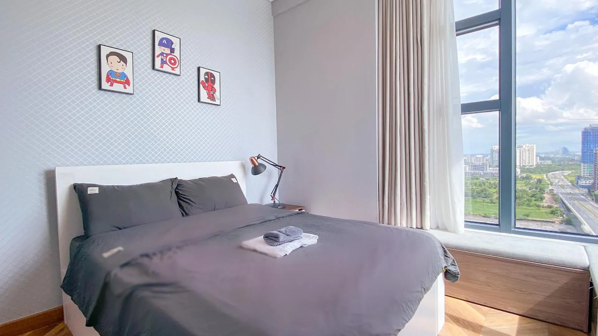 Zeus Living - Cozy 3 Bedroom In Sunwah Pearl Ho Chi Minh City Vietnam