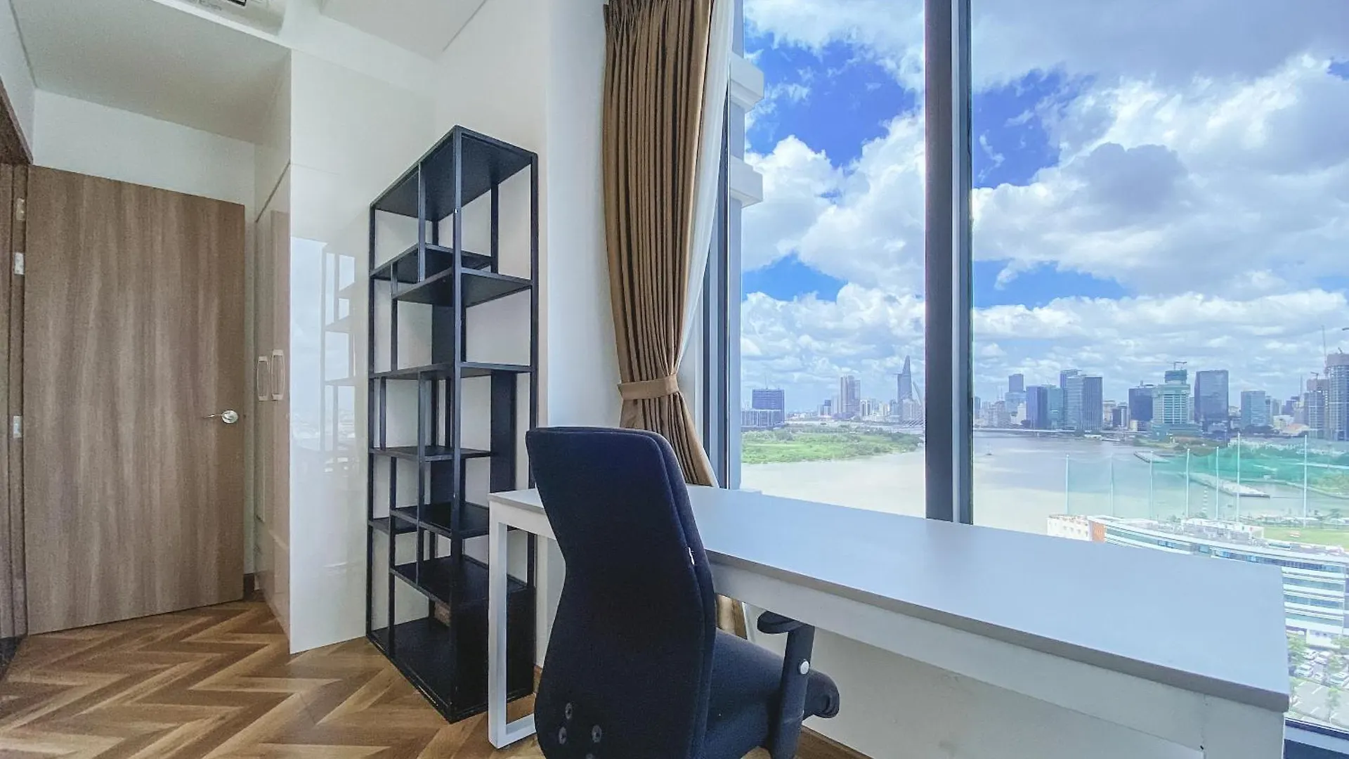 Apartment Zeus Living - Cozy 3 Bedroom In Sunwah Pearl Ho Chi Minh City