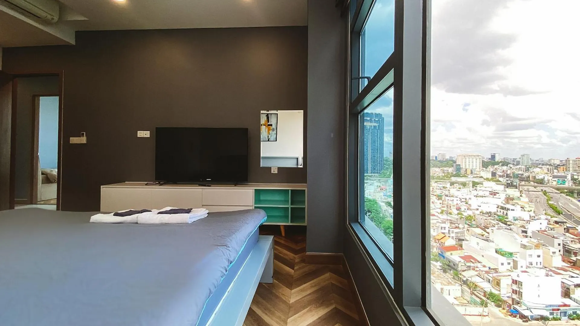 Zeus Living - Cozy 3 Bedroom In Sunwah Pearl Ho Chi Minh City Vietnam