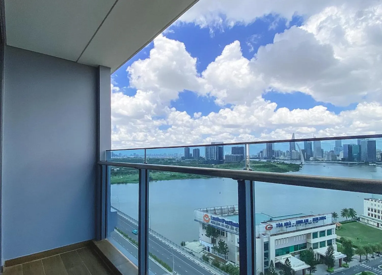 Apartment Zeus Living - Cozy 3 Bedroom In Sunwah Pearl Ho Chi Minh City